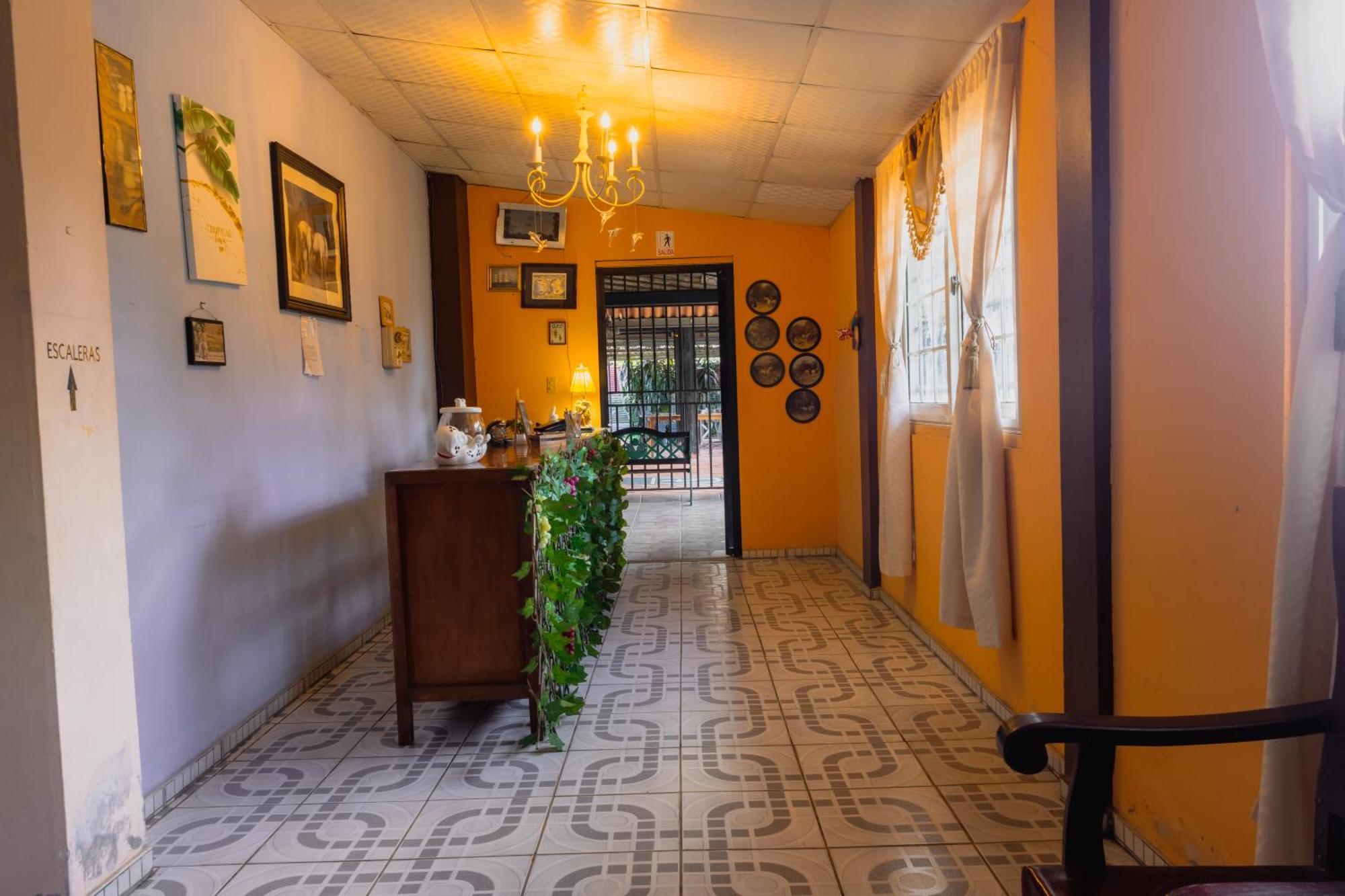 Black Lion Inn Сантьяго Экстерьер фото